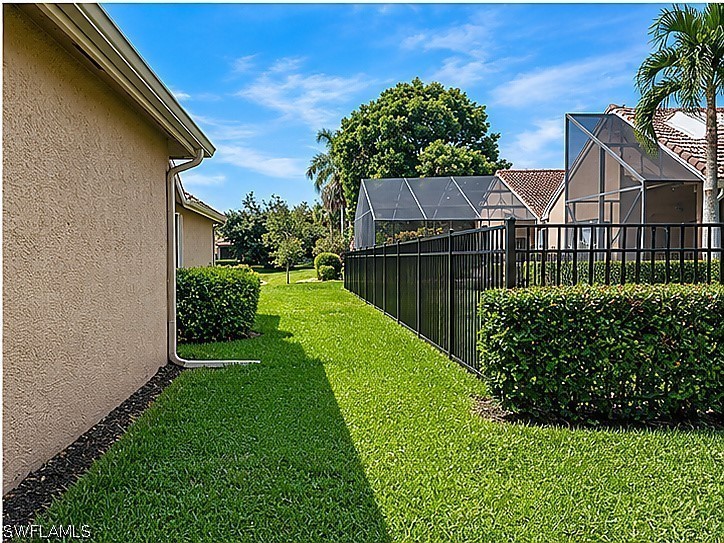 1654 Triangle Palm Ter Property Photo 4