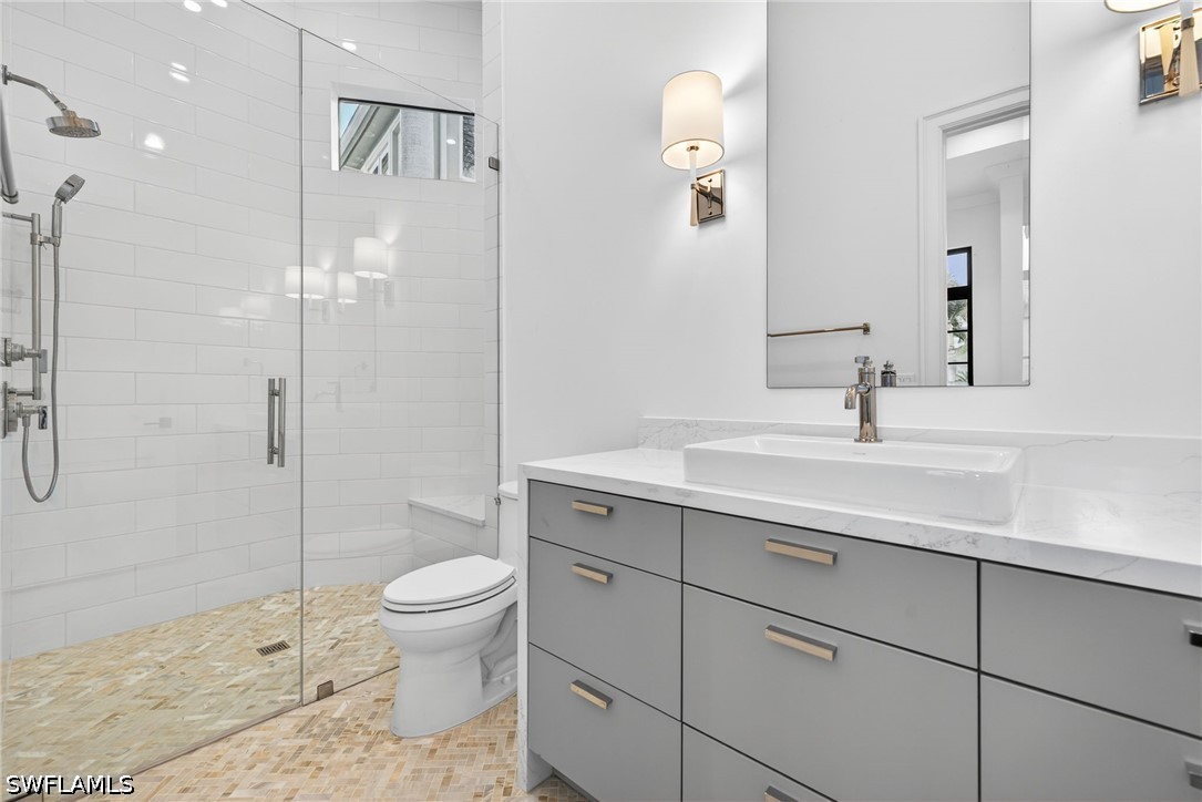 720 Hull Ct Property Photo 25