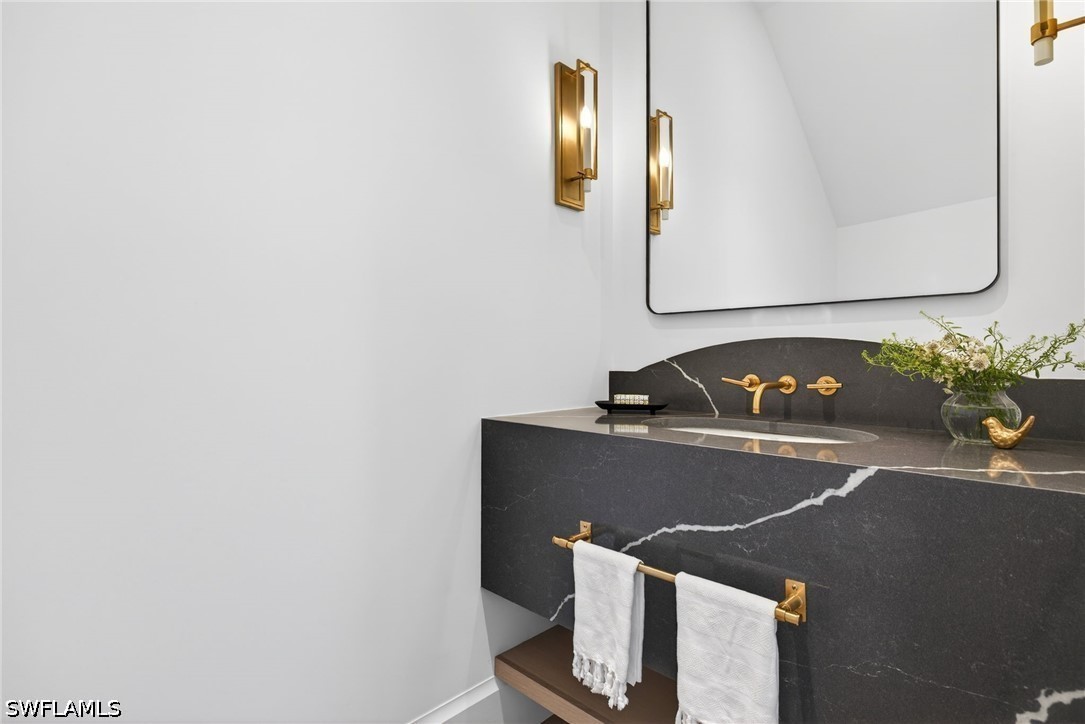 720 Hull Ct Property Photo 26
