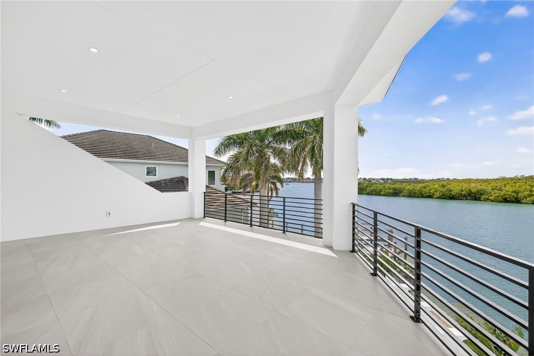 720 Hull Ct Property Photo 32
