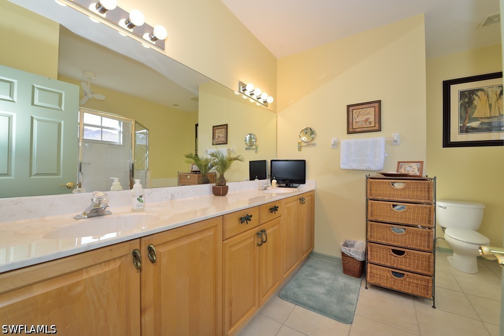 8125 Celeste Dr 5216 Property Photo 8