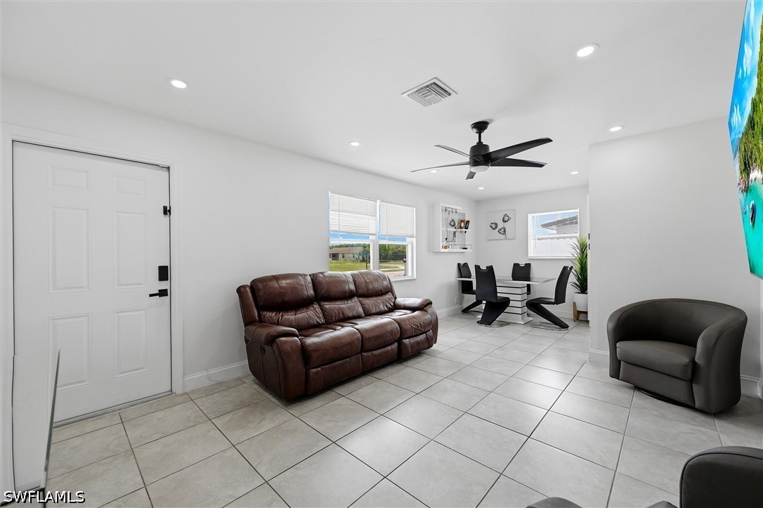 1776 Glenway Ct Property Photo 4