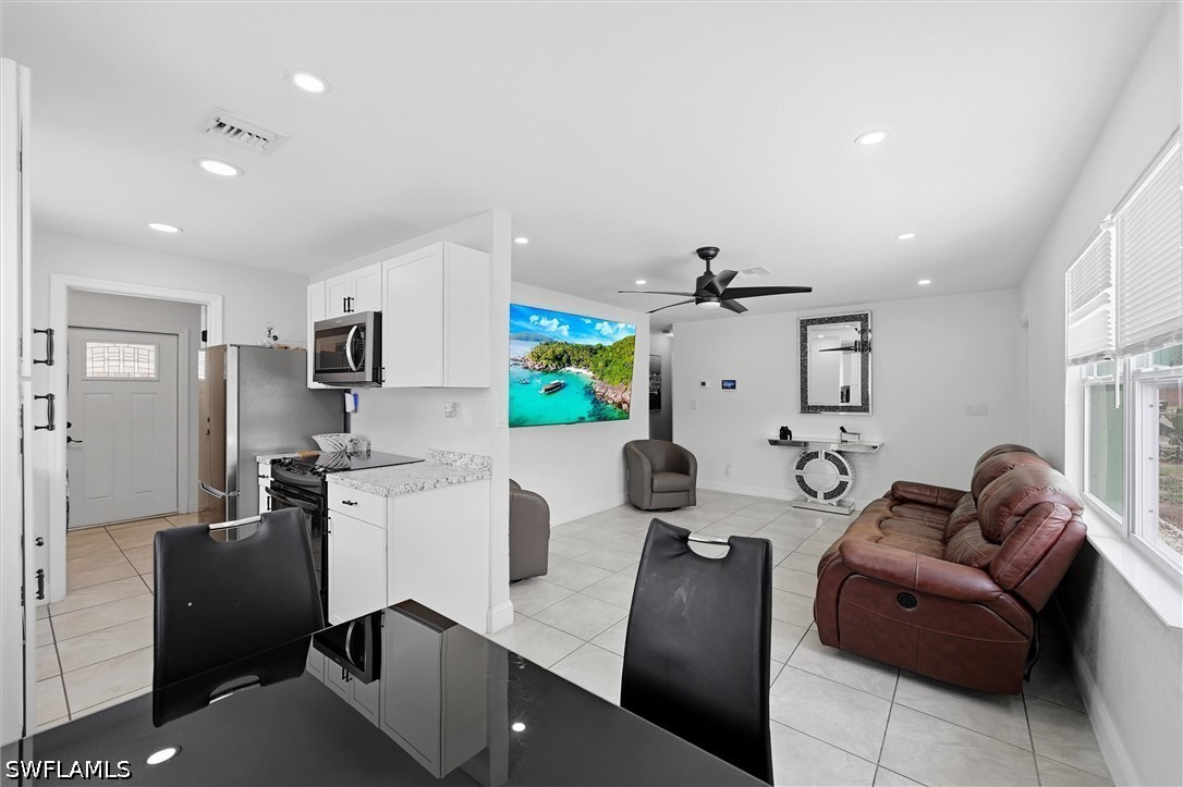 1776 Glenway Ct Property Photo 6