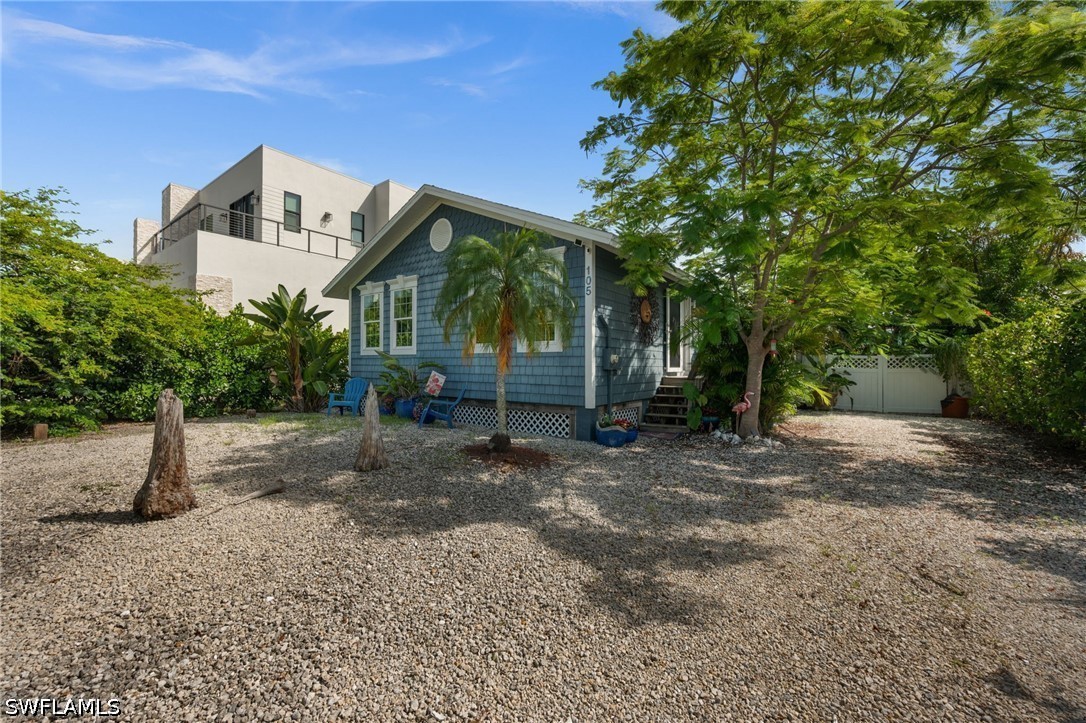 105 W Hilo St Property Photo 27