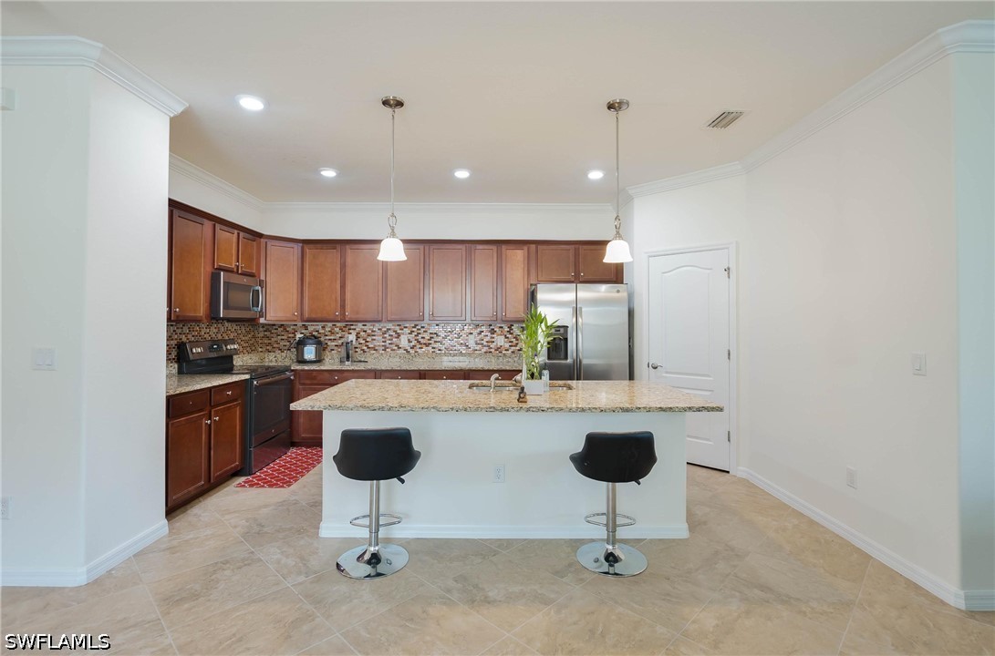 9215 Shadow Oak Ln Property Photo 4