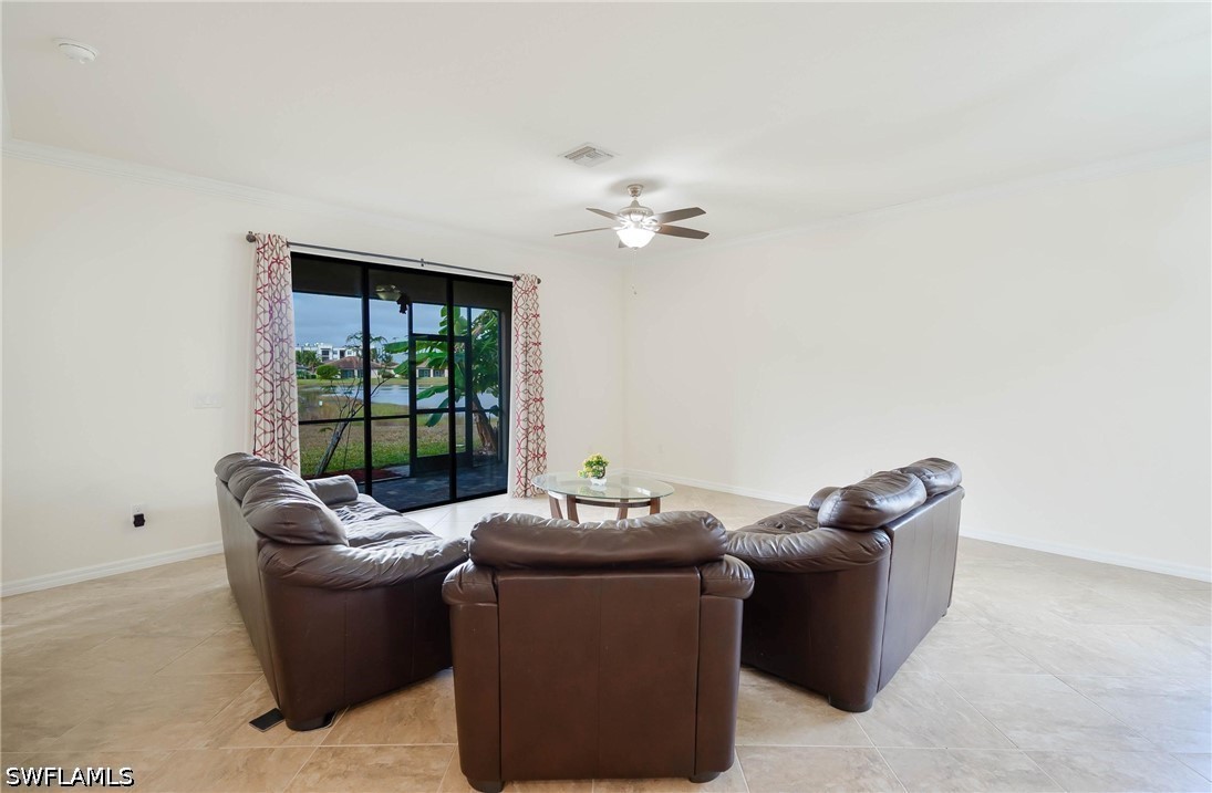 9215 Shadow Oak Ln Property Photo 8