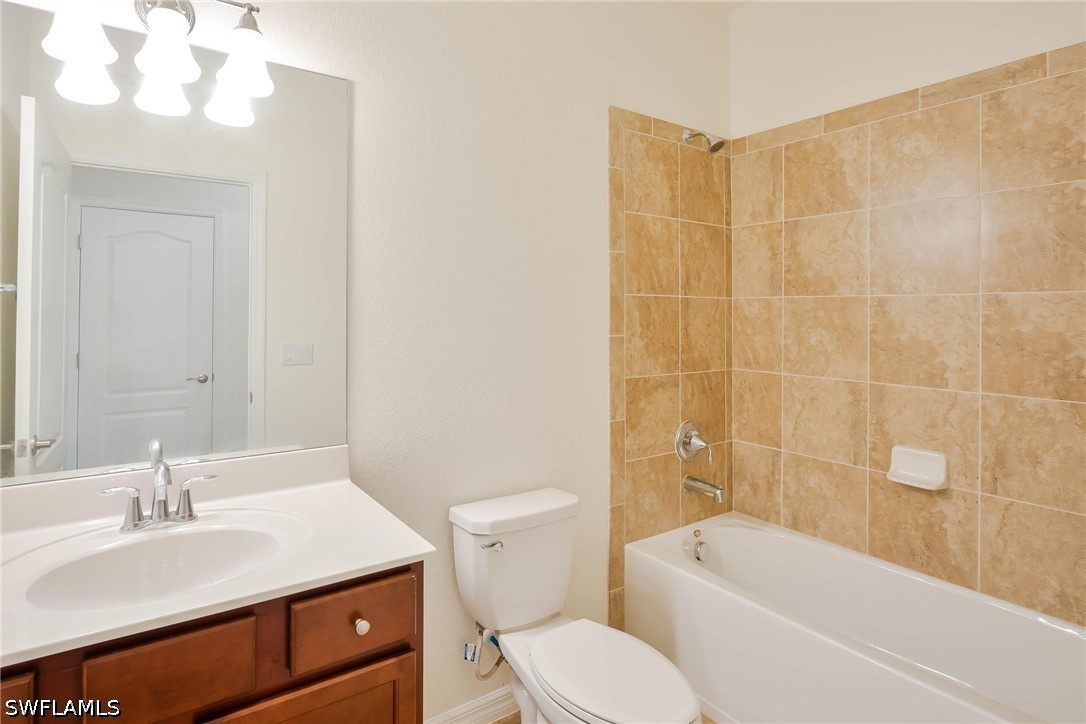 9215 Shadow Oak Ln Property Photo 21