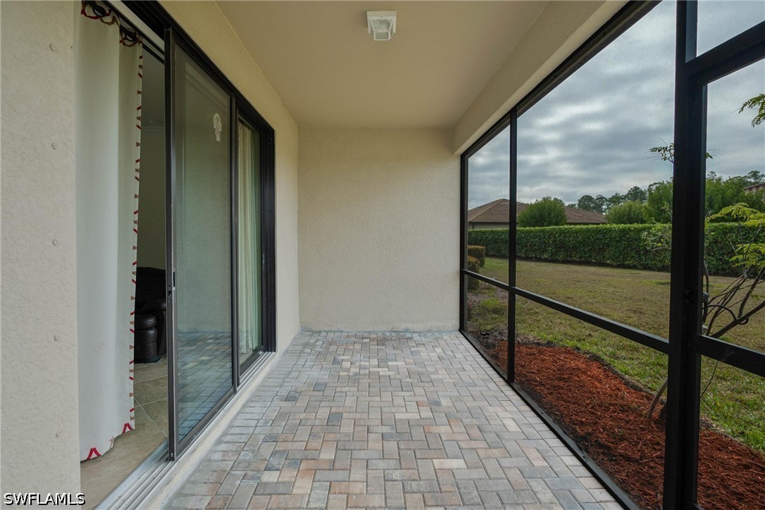 9215 Shadow Oak Ln Property Photo 24