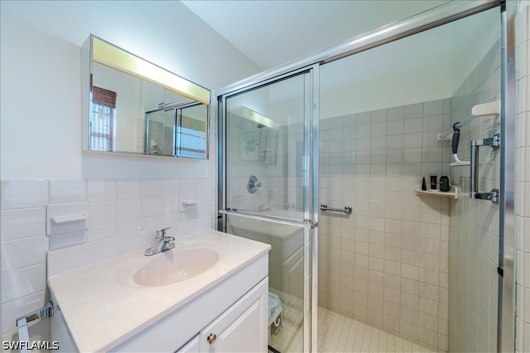 209 8th Ave S 209b Property Photo 12