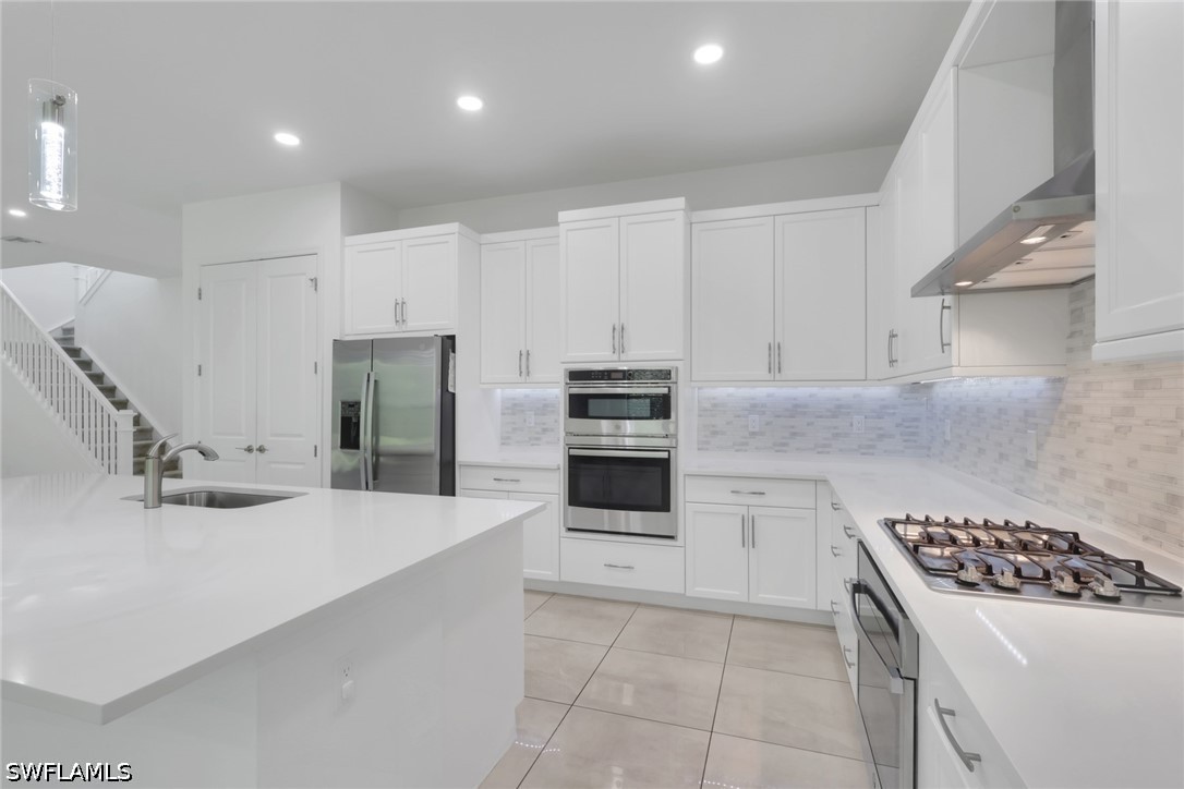 20178 Ainsley St Property Photo 6