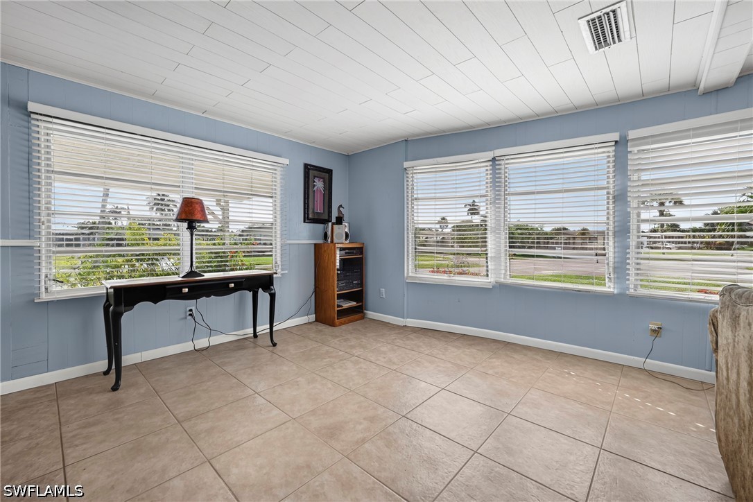 1 Cannes Dr Property Photo 4