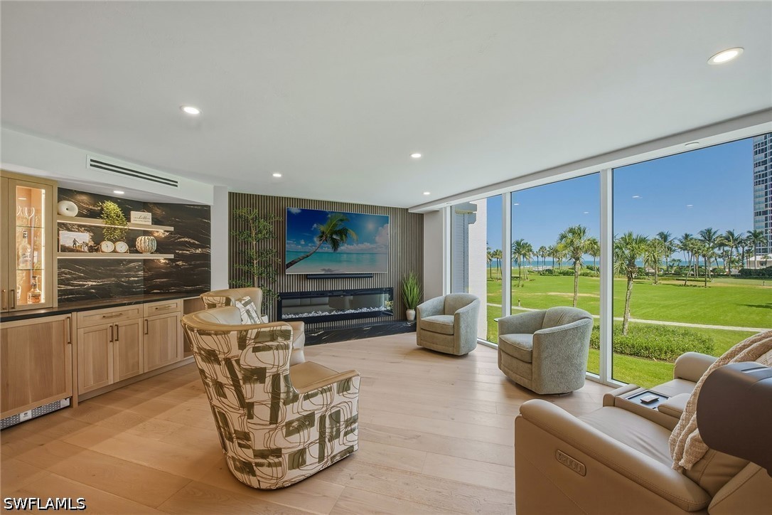 4401 Gulf Shore Blvd N B202 Property Photo 1
