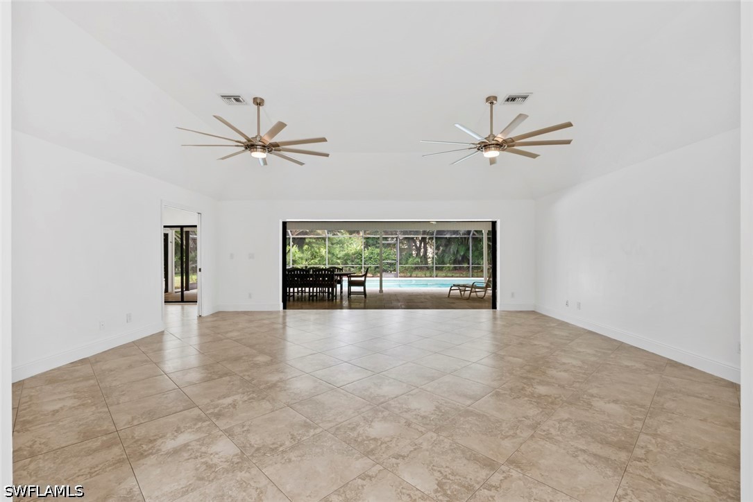 2251 Queens Way Property Photo 6