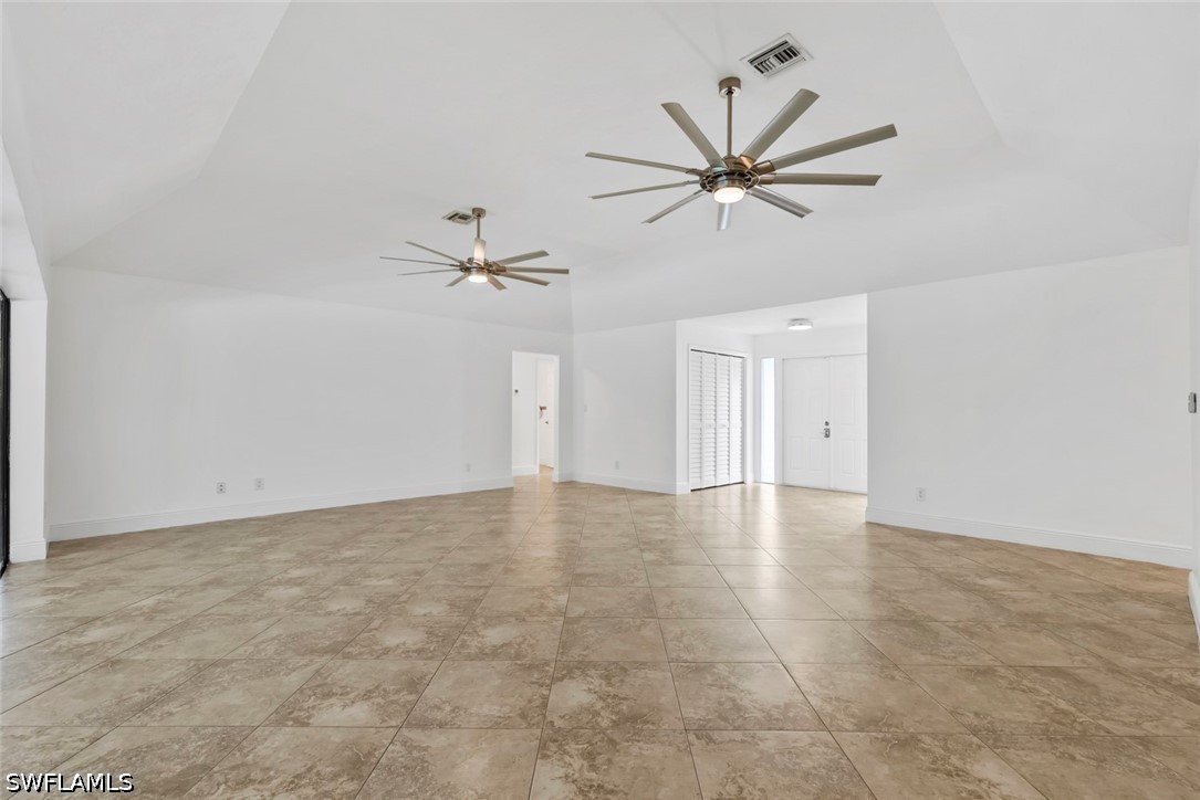 2251 Queens Way Property Photo 7