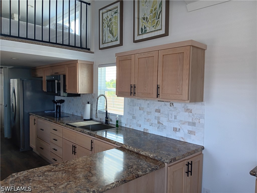 224 Riverclub Ct Property Photo 5