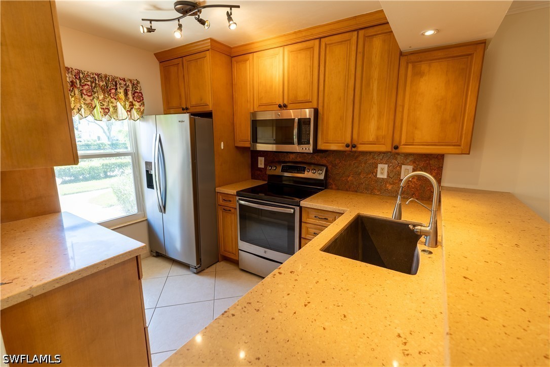 1015 Mainsail Dr 103 Property Photo 8