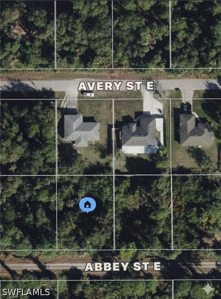 913 Abbey St E Property Photo 2
