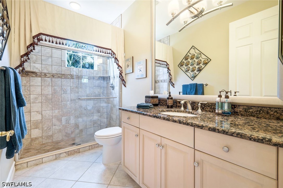2826 Tiburon Blvd E 103 Property Photo 13