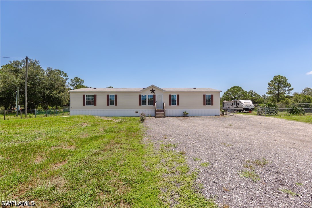 585 S Lindero St Property Photo 5