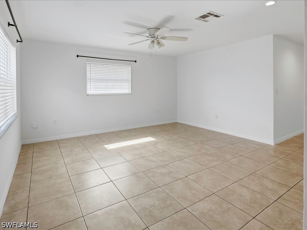 646 99th Ave N Property Photo 3