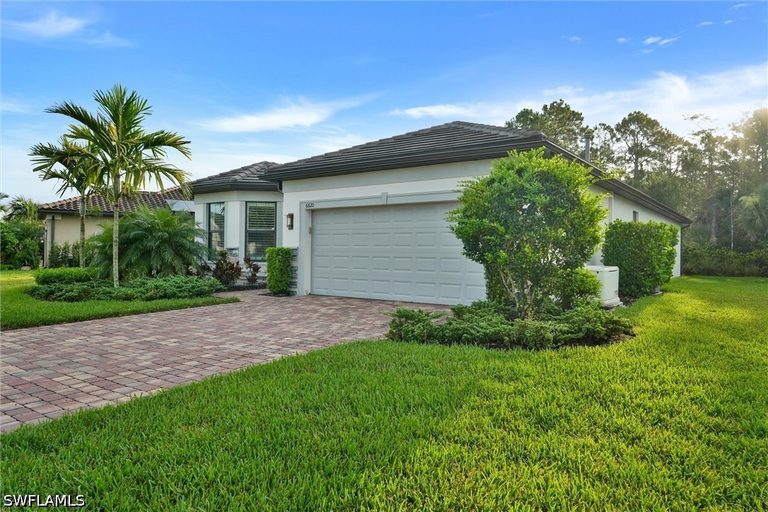 6820 Winding Cypress Dr Property Photo 4