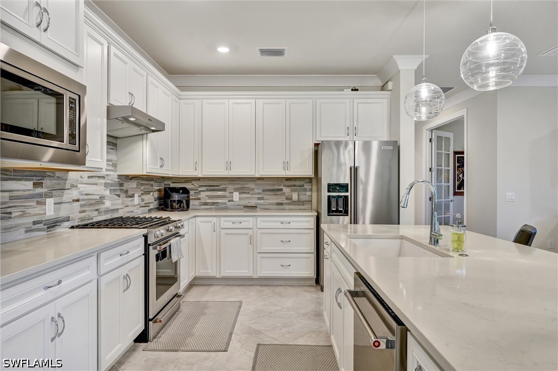 6820 Winding Cypress Dr Property Photo 18