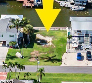 574 Coconut Ave S Property Photo 7