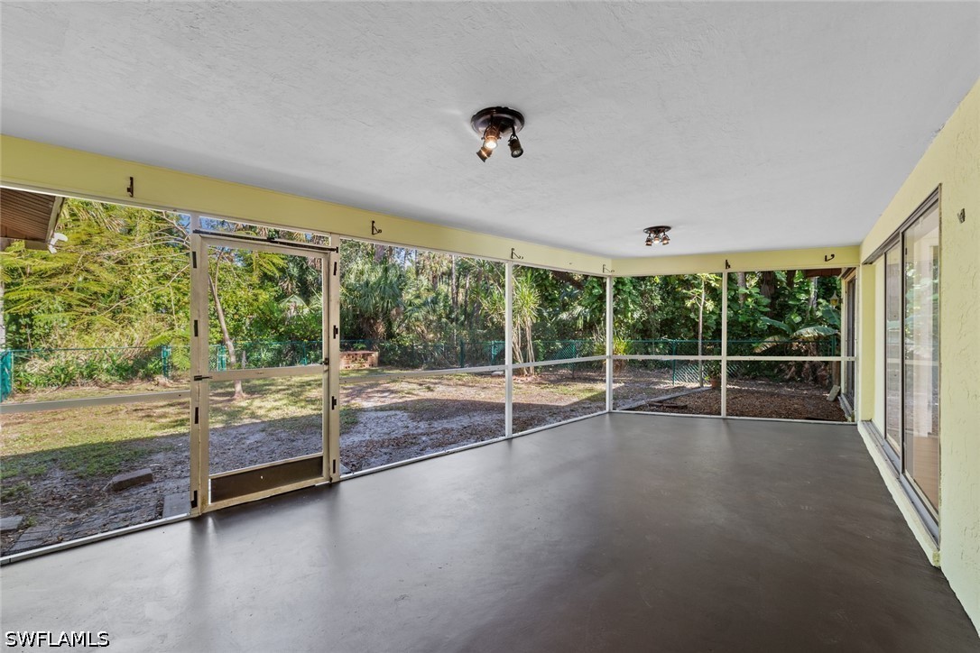 226027507 Property Photo 30