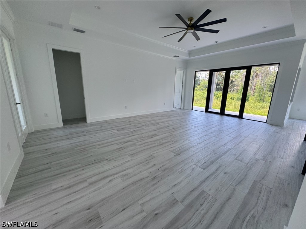 308 Golden Gate Blvd E Property Photo 15