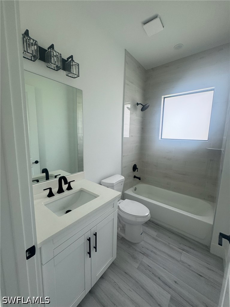 308 Golden Gate Blvd E Property Photo 26