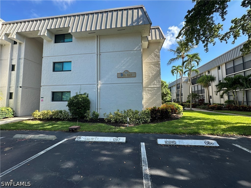 788 Park Shore Dr D20 Property Photo 2