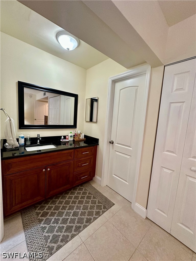 788 Park Shore Dr D20 Property Photo 14
