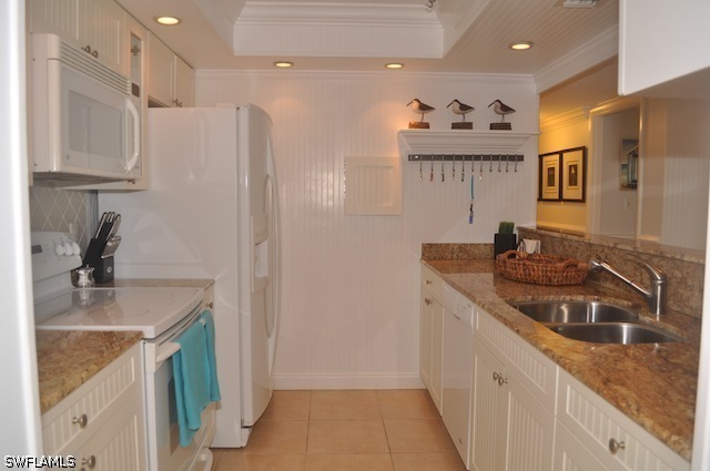 555 Park Shore Dr B410 Property Photo 7