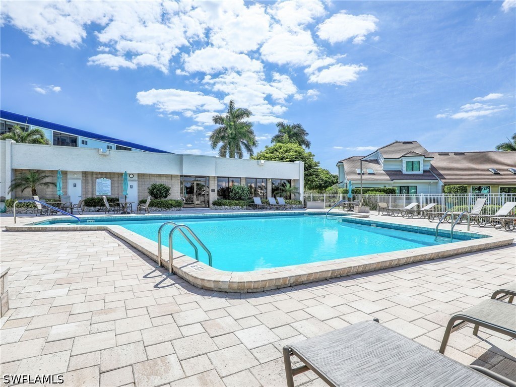 555 Park Shore Dr B410 Property Photo 33