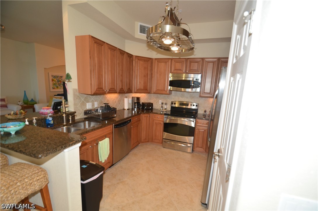 10572 Smokehouse Bay Dr 101 Property Photo 8