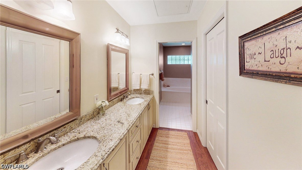 776 Eagle Creek Dr 303 Property Photo 20