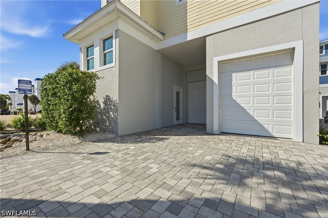 260 Key West Ct Property Photo 9