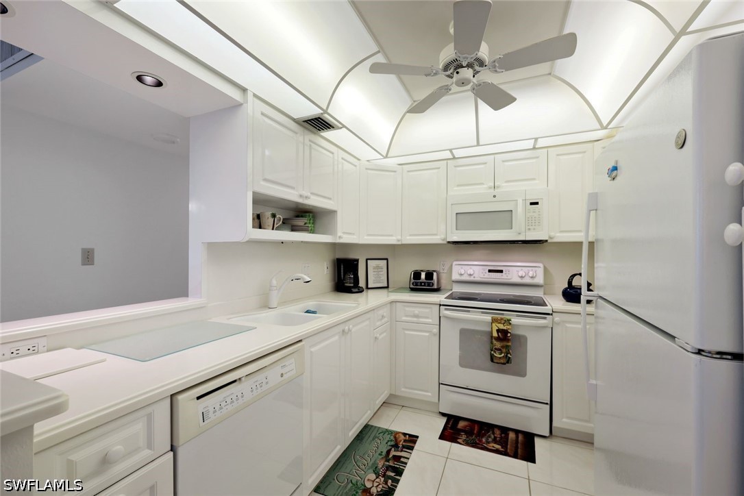 320 Seaview Ct 307 Property Photo 10