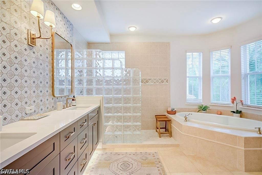 2855 Tiburon Blvd E 102 Property Photo 17