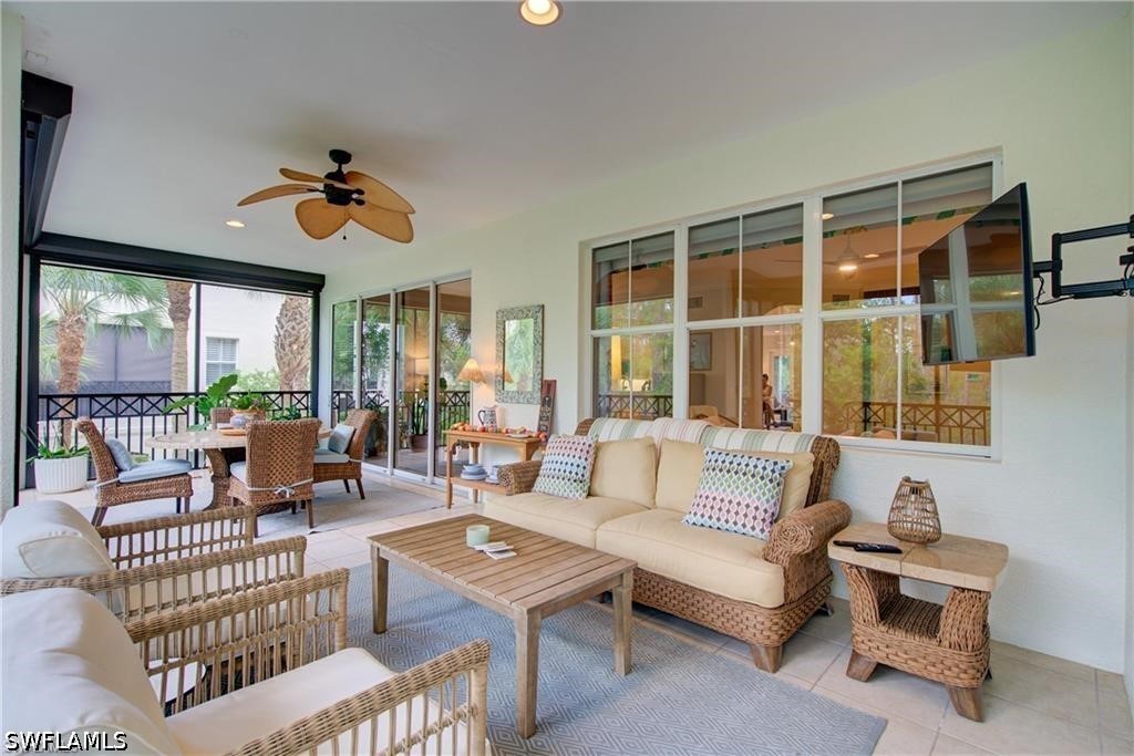 2855 Tiburon Blvd E 102 Property Photo 18