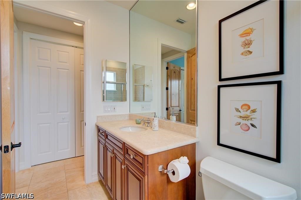 2855 Tiburon Blvd E 102 Property Photo 25