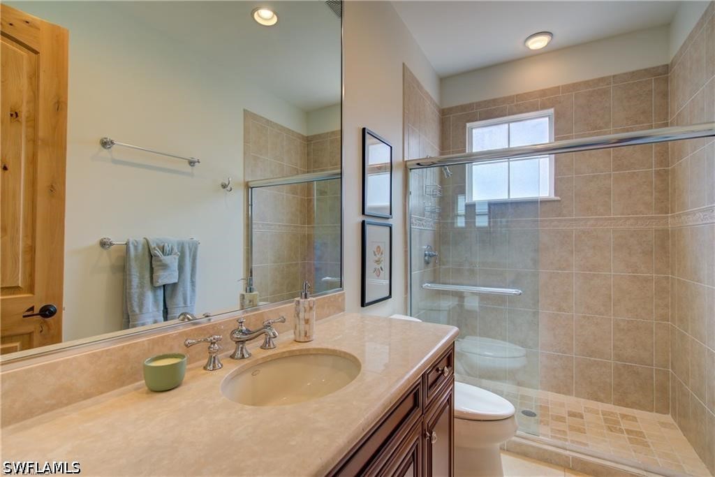 2855 Tiburon Blvd E 102 Property Photo 26