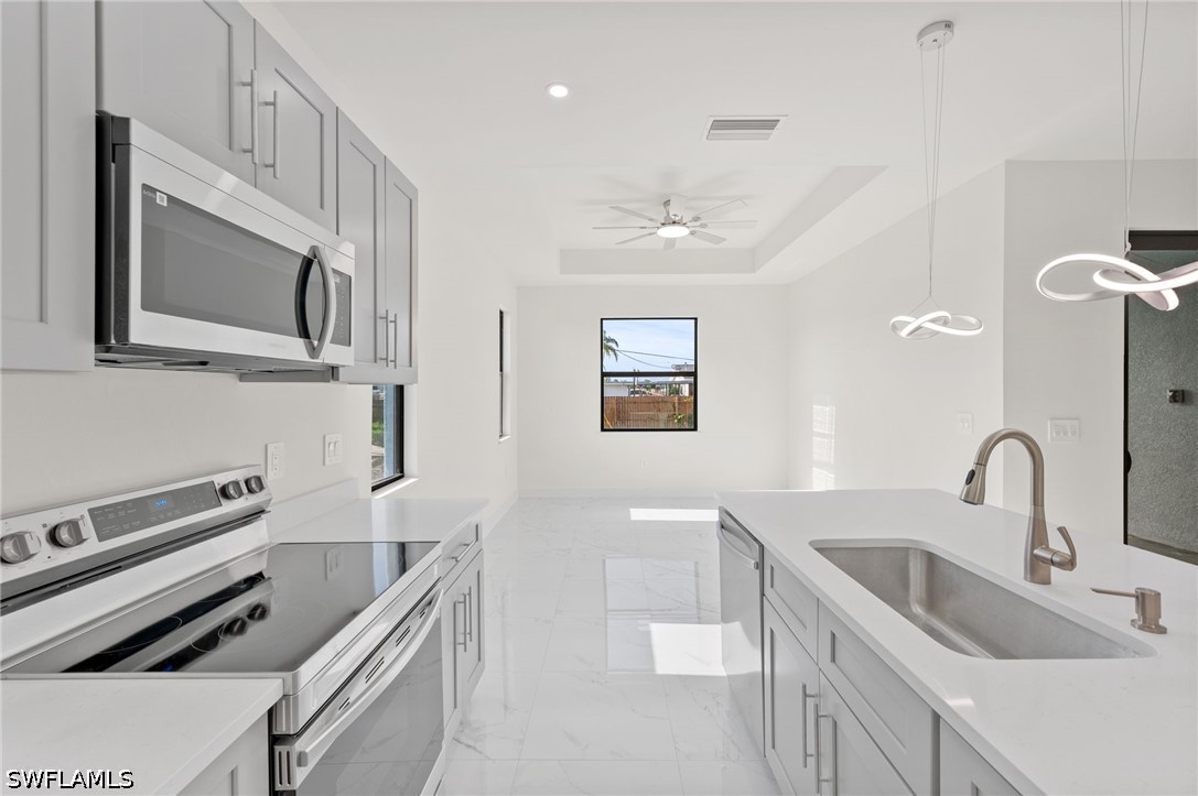 3238 Katherine St Property Photo 7