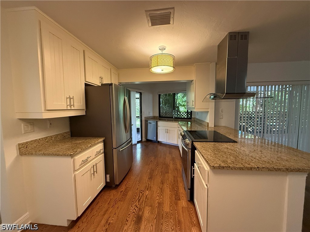 3043 Round Table Ct Property Photo 3