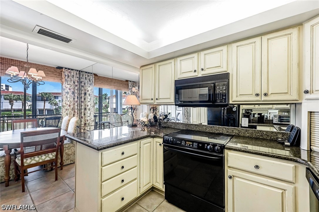 2216 Gulf Shore Blvd N R3 Property Photo 8