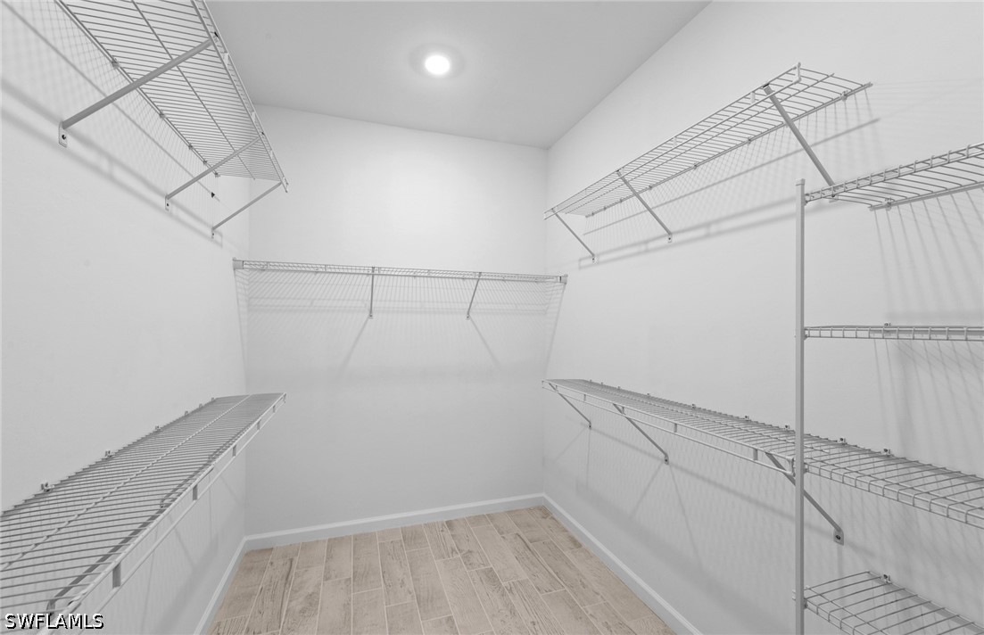 2121 Seville Ln Property Photo 25