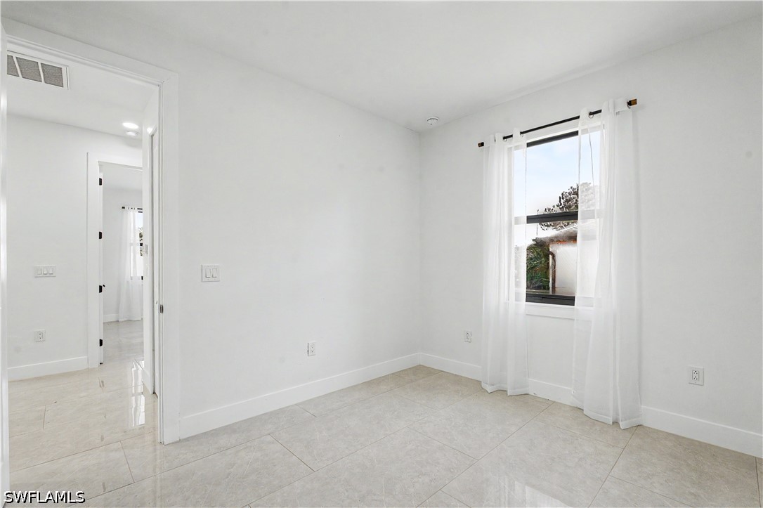 873 Eisenhower Blvd Property Photo 12
