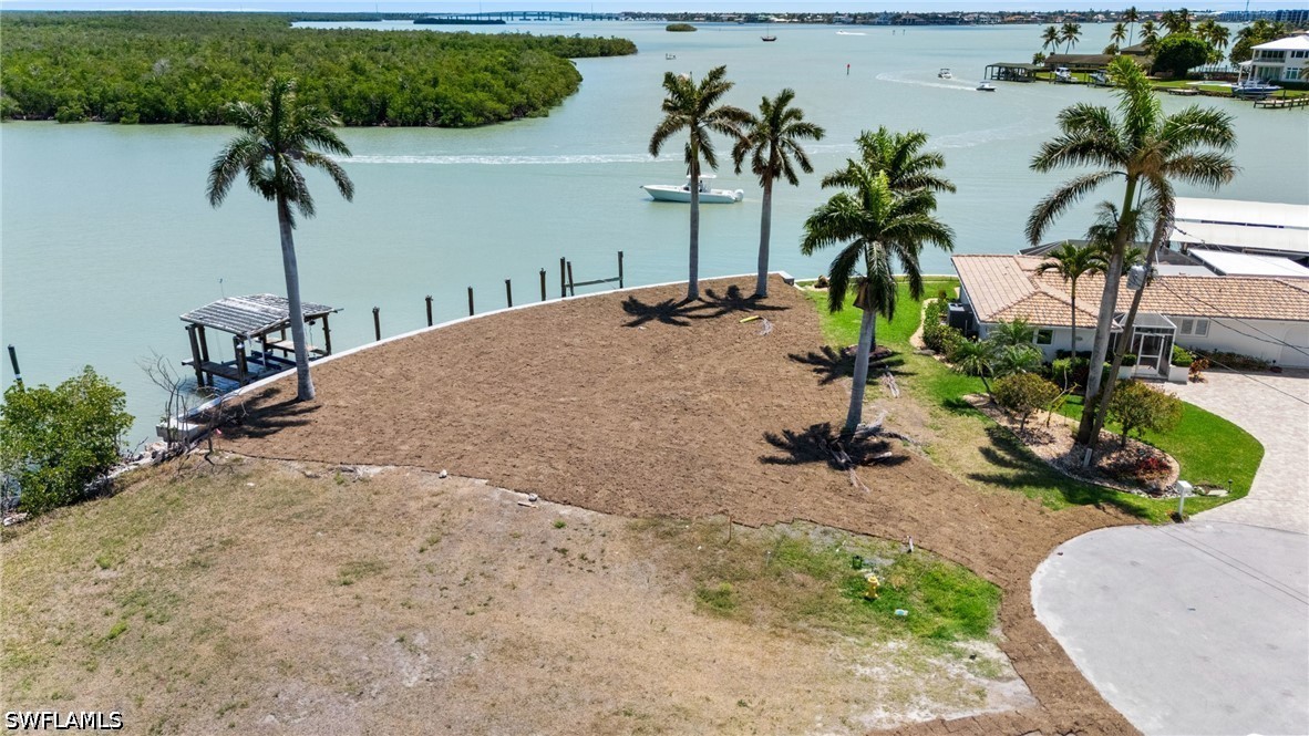 159 Tahiti St Property Photo 4