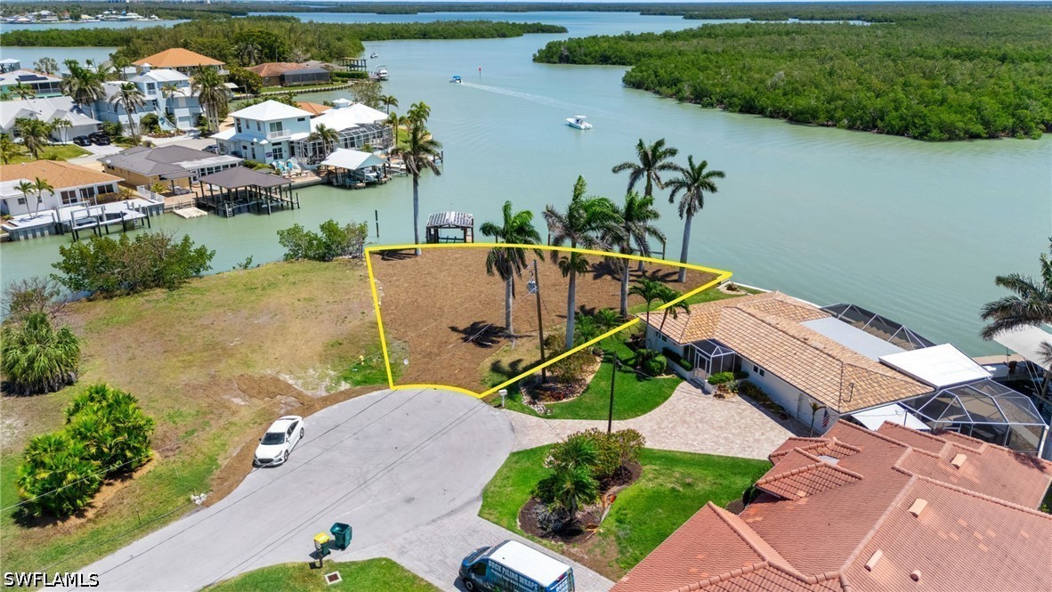 159 Tahiti St Property Photo 6