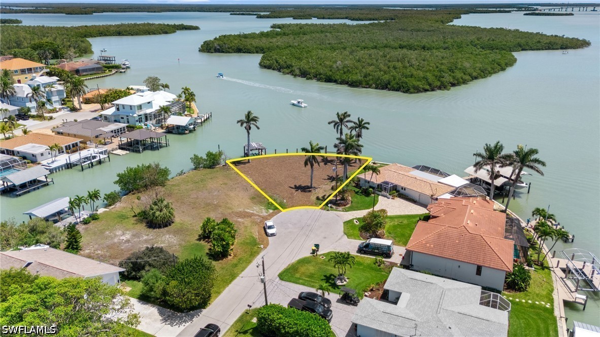 159 Tahiti St Property Photo 8